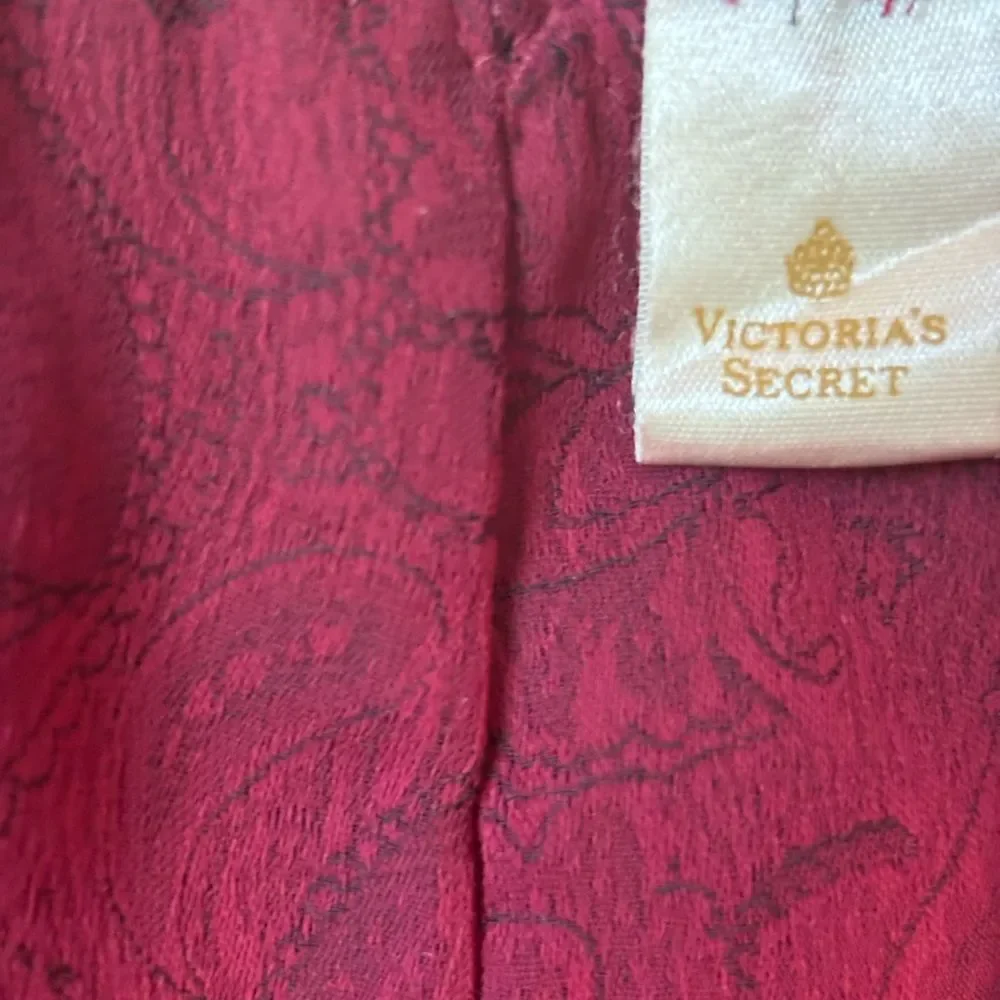 Victorias Secret questions leave